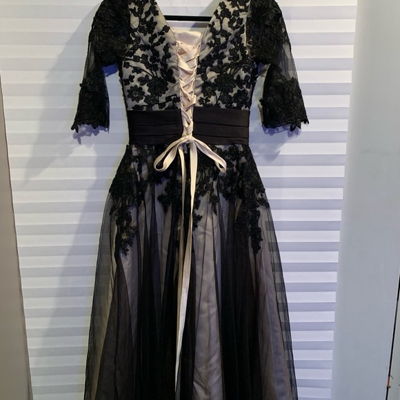 Dress - Picture 3 of 5